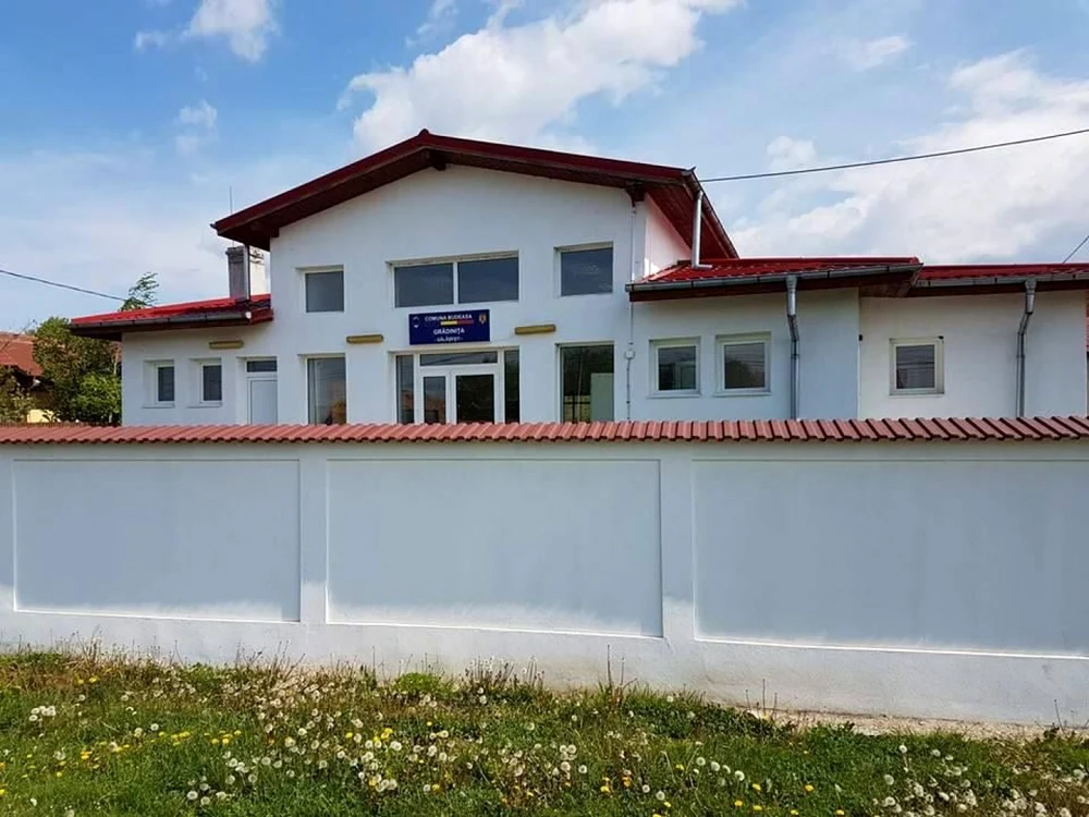 România lucrului prost făcut: 900.000 de euro accesaţi pentru reabilitarea a patru unităţi de învăţământ afectate doar fictiv de inundaţii