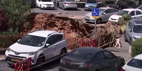 groapa formata in parcarea unui spital din ierusalim foto captura video