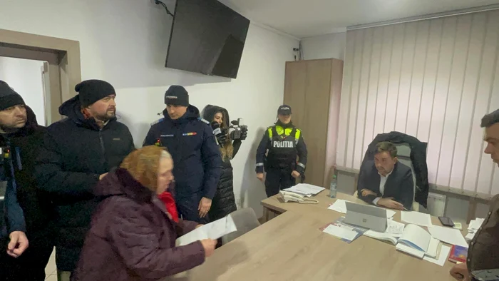 Protest la Primăria Salcea FOTO: Monitorul de Suceava/FB  