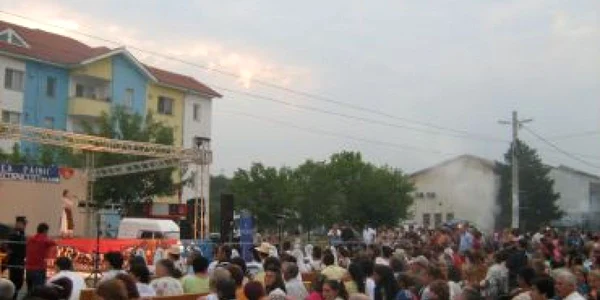 Slatina: Sărbătoarea Pâinii pe ritmuri de manele şi muzică populară