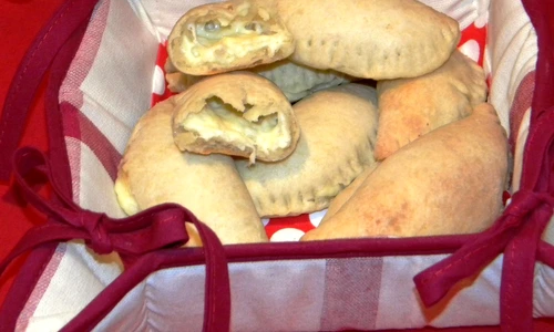 empanadas cu branza si cascaval 7 jpeg
