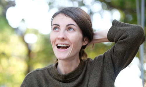 femeie in varsta cu dantura completa jpg