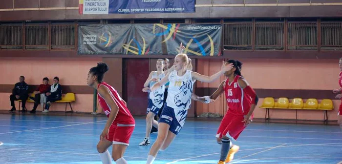 Al doilea meci din play off dintre BCT Alexandria şi Satu Mare a fost unul interzis cardiacilor foto: Claudiu Dumitrache