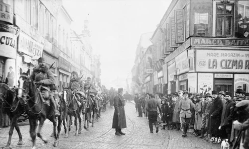 Falkenhayn's cavalry entering Bucuresti on December 6, 1916 jpeg