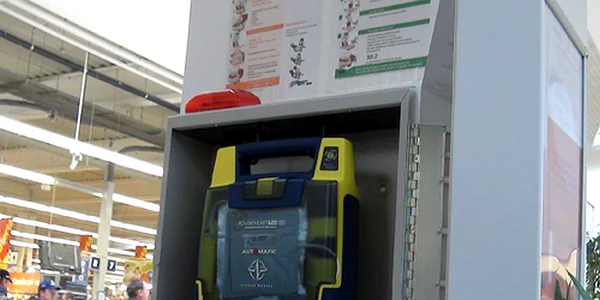 Defibrilator public