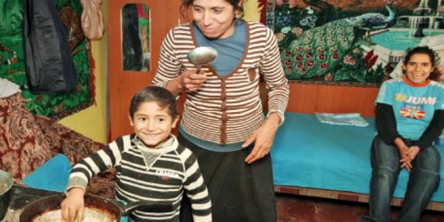 Maria Răducanu aşteaptă ca soţul să vină cu bani de Sărbători 