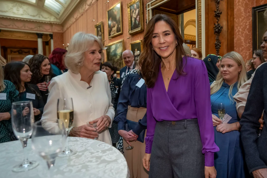 Mary în mov, cu Camilla, Getty jpg