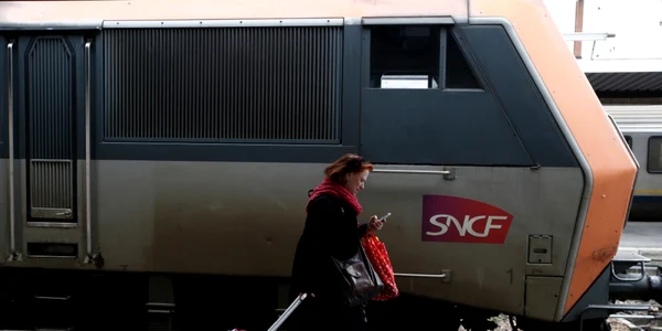 gara franta sncf tren peron foto shutterstock