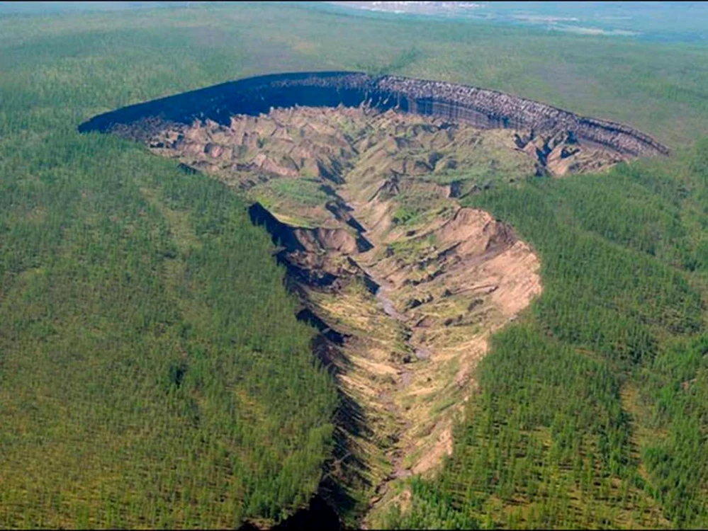 Craterul Batagaika