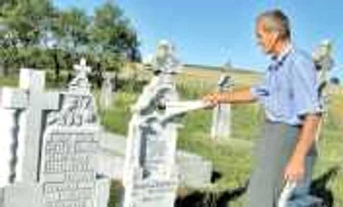 Peter Trimper, 75 de ani, are grijă de mormintele nemţilor din satul Charlottenburg