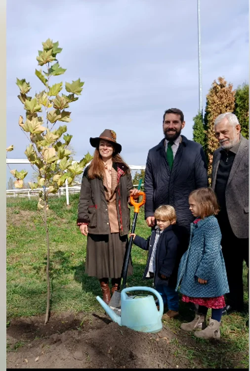 Alina și Nicolae ai României cu copiii lor Facebook