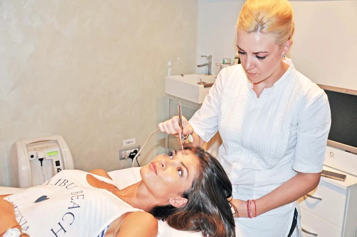 Vedeta de la Antena 1 își face foarte des tratamente facialeFOTO: CLICK!