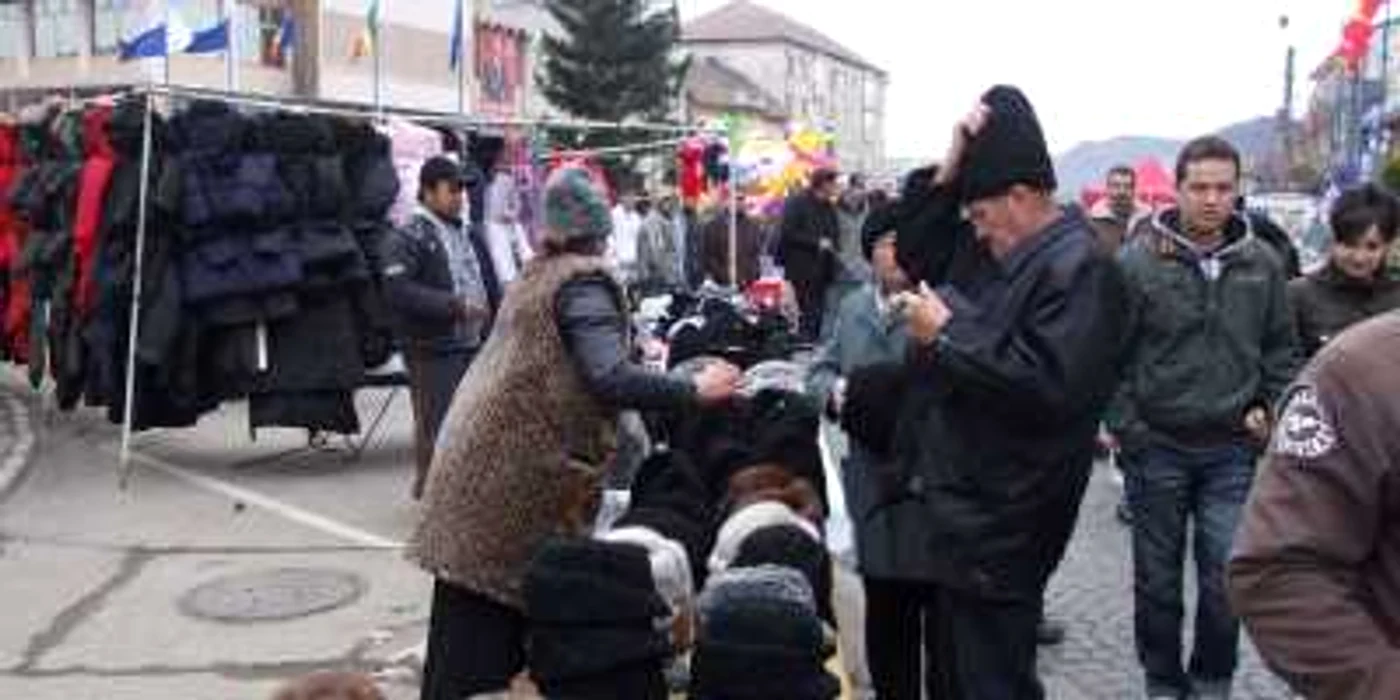 Blăjenii au probat zeci de căciuli de blană