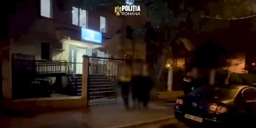 Un bărbat din Sectorul 5 a fost lovit în cap cu un ciocan de șnițele, agresorul a fost arestat. FOTO: captură video Poliția Română