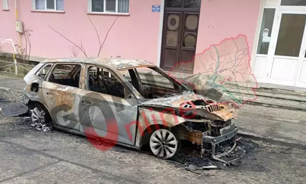 Maşina unei consiliere locale USR din Gorj a fost incendiată. Un bărbat cu cagulă, văzut în zonă