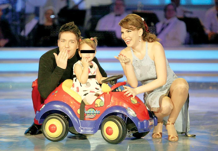 Jorge, aici alături de fosta  soţie, Alina, şi de fetiţa lor, Karina, acum în vârstă de 5 ani, pe vremea când formau o familie fericită