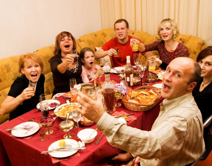 Meniul de Paşte ne întâmpină cu bunătăţi tradiţionale, greu digerabile. (Fotolia)