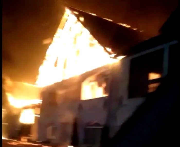 Clădirea restaurantului a fost distrusă de un incendiu