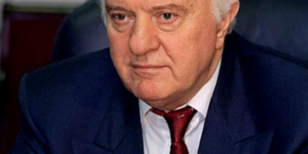 Eduard Şeveardnadze