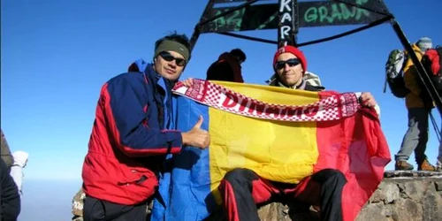 Dragoş Nica (stânga), alături de Ludovic Vieru, în timpul unei expediţii din 2007, în munţii Atlas