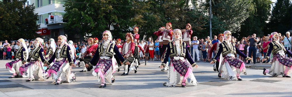 Începe Festivalul Internațional de Folclor Carpați, după trei ani de pauză. Vor avea loc spectacole în cinci orașe
