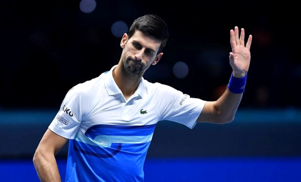 djokovic saluta jpg