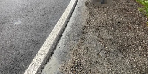 TIR plin cu maşini de spălat a luat foc în trafic pe DN7 - E81 în Vâlcea Foto Adevărul 