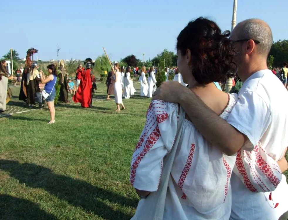 Festivalul Antic Tomis - parada din Constanţa şi tabăra din Parcul Tăbăcărie