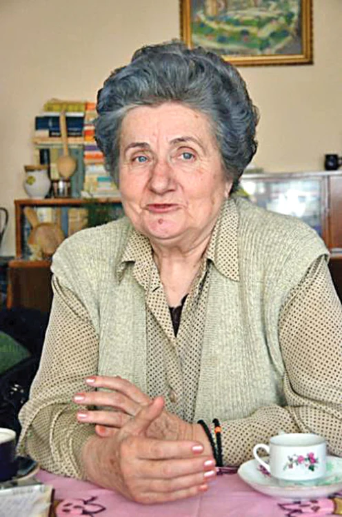 „Hristos a înviat!” şi „Adevărat a înviat!” - spun creştinii ortodocşi înainte de a ciocni ouăle