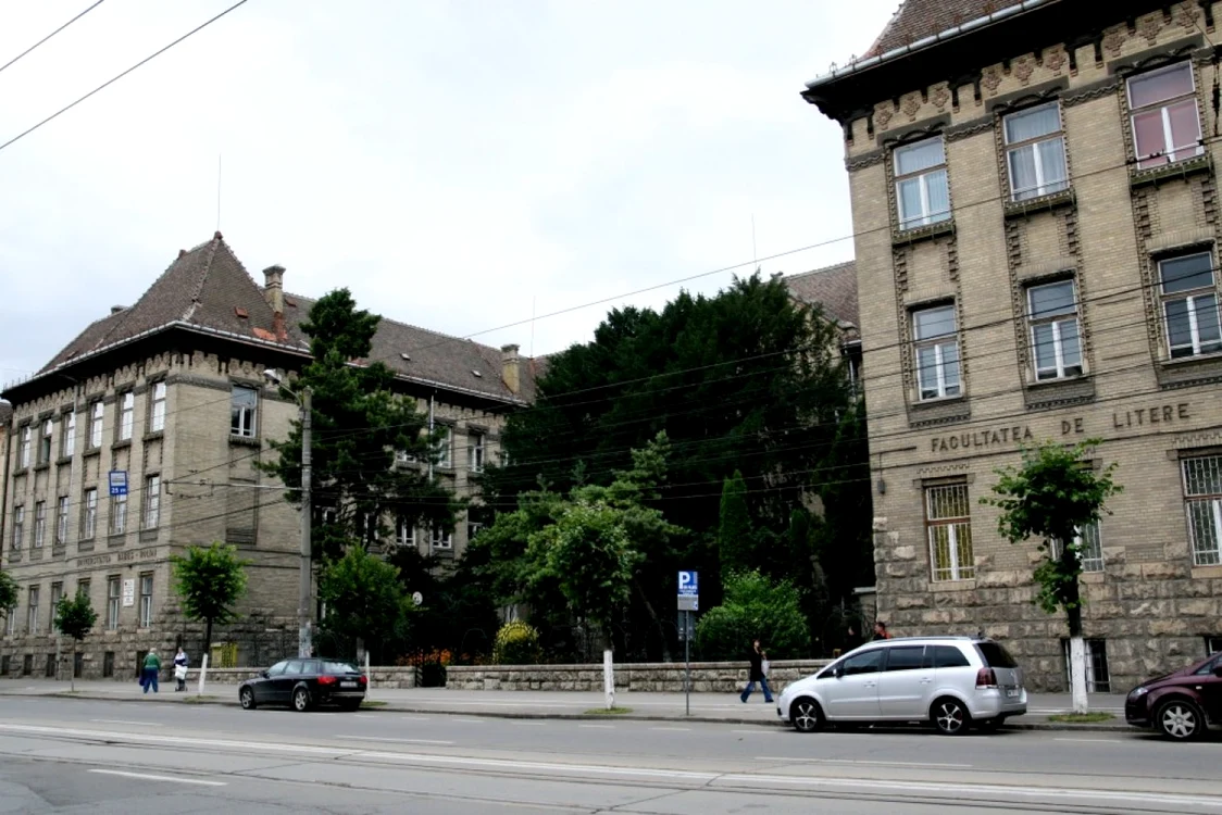 Clădirea Facultăţii de Litere din cadrul UBB.