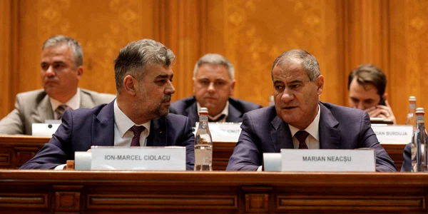 Plenul reunit al Parlamentului României cu ocazia asumării răspunderii de către guvernul de coaliție PSD - PNL a unui pachet de măsuri fiscale, în București. FOTO Inquam Photos / George Călin