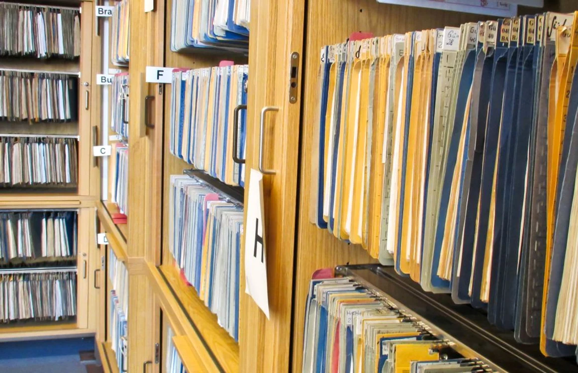Există aproximativ 80000 de dosare în curs de soluţionare la ANRP