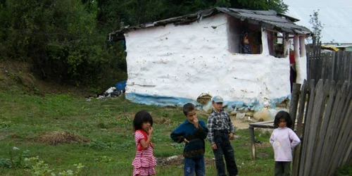 Copiii cresc fără taţi, care stau mai mult la puşcărie