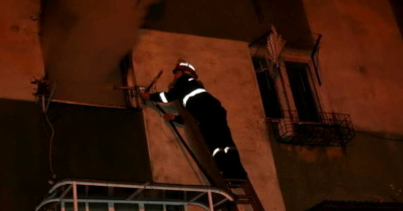 Neamţ: Explozie la un bloc din Roman