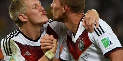 podolski - schweinsteger FOTO AFP/Getty