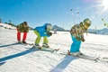 Peste 10 000 de sejururi au fost deja  cumpărate de părinţi ca să şi ducă  copiii la schi în vacanţa de iarnă jpeg