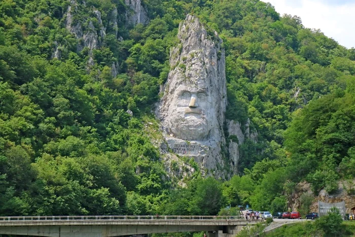 Chipul lui Decebal de la Cazanele Dunării / foto: Wikipedia