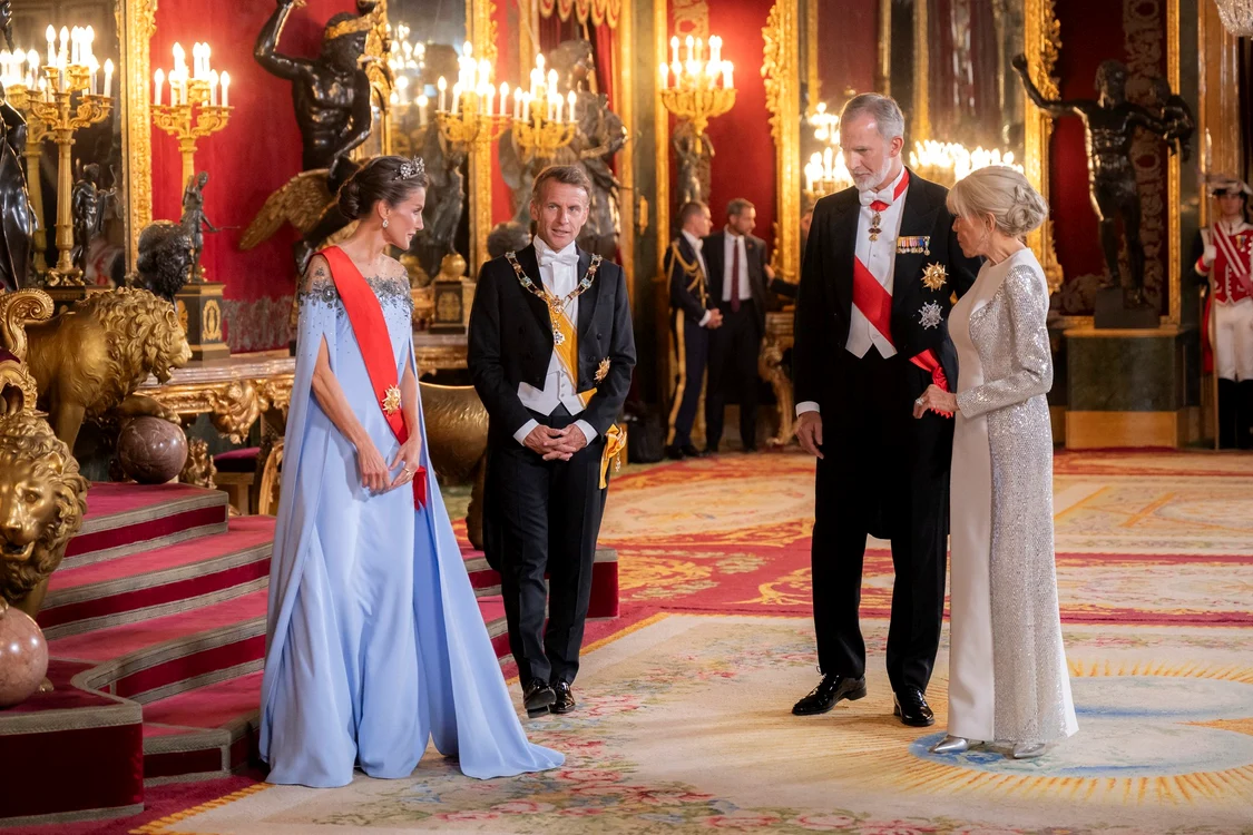 Regele Felipe al VI lea și regina Letizia a Spaniei cu Emmnauel Macron și soția sa, Brigitteprofimedia 1139306946 (1) jpg