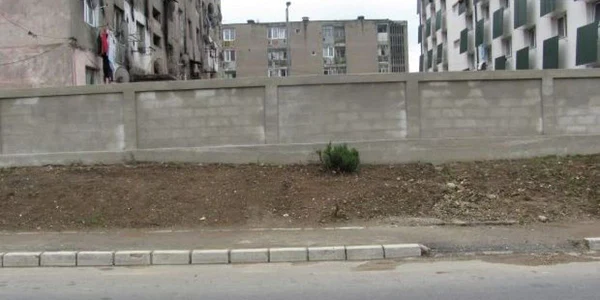 Zidul de la Baia Mare stârneşte furia regelui romilor Florin Cioabă