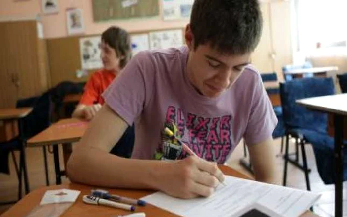 
    Pe paginile 2 și 3 ale fișei de înscriere la liceu 2020 elevii trebuie să noteze opțiunile dorite  