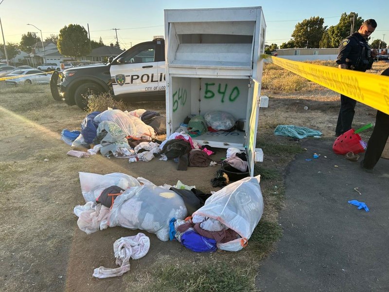Tragedie bizară în California: o femeie a murit, după ce a rămas cu capul blocat într-un container de donații pentru haine