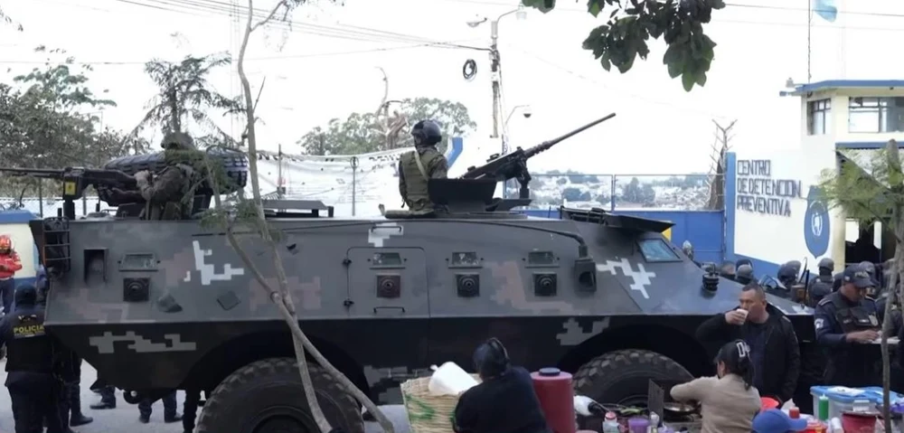 Stare de asediu în Guatemala, după ce bandele au declanşat violențe extreme în închisori și pe străzi, soldate cu opt poliţişti ucişi