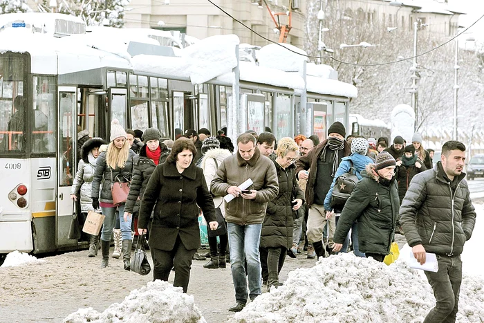 Autobuzele au fost arhipline ieri în Capitală. La fel a fost şi metroul