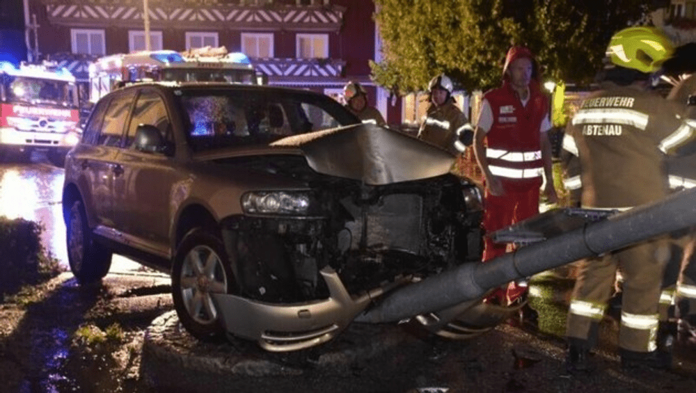 Austria: Un șofer român beat a lovit o mașină care venea din sens opus. Soția și un copil au ajuns la spital