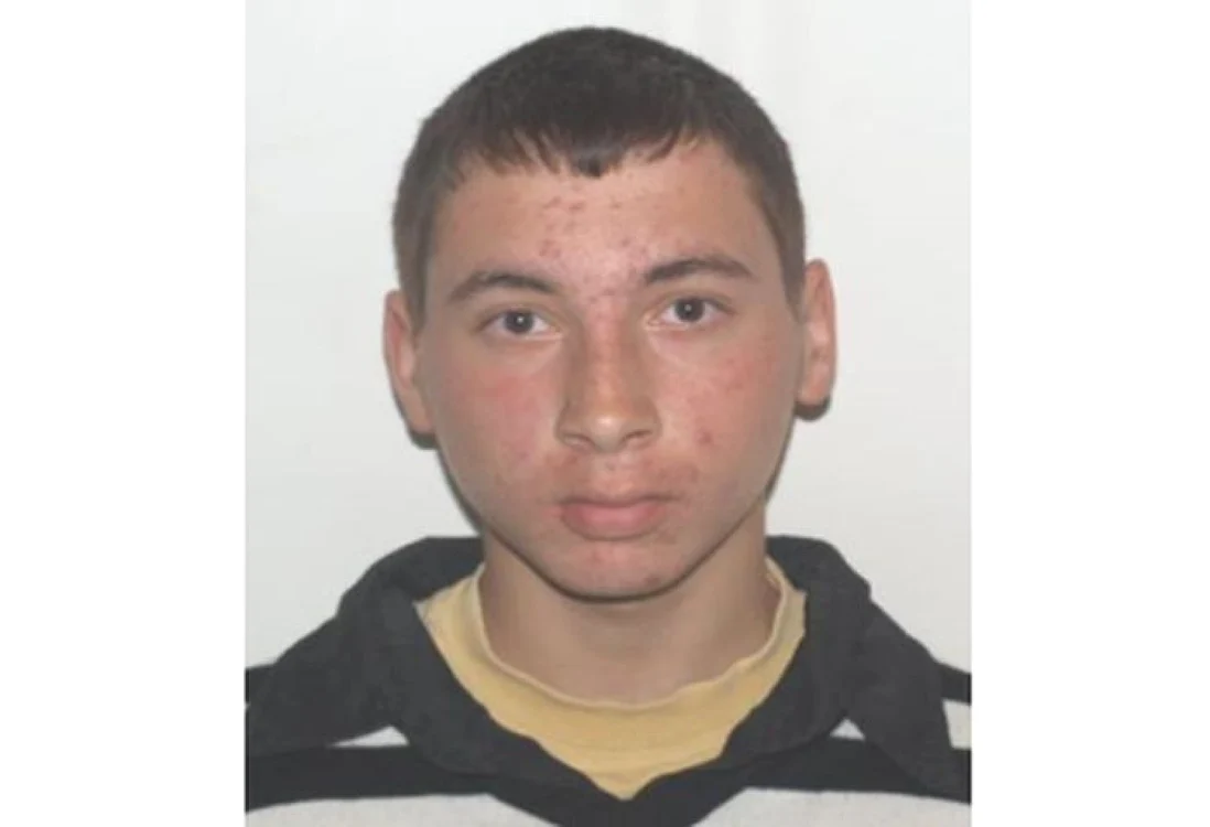 Poliţiştii cer ajutorul oamenilor care îl recunosc pe adolescent.