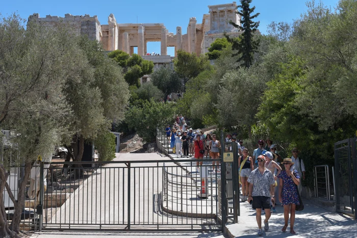 Acropola din Atena a fost închisă temporar în mijlocul sezonului turistic (Foto: Profimedia)