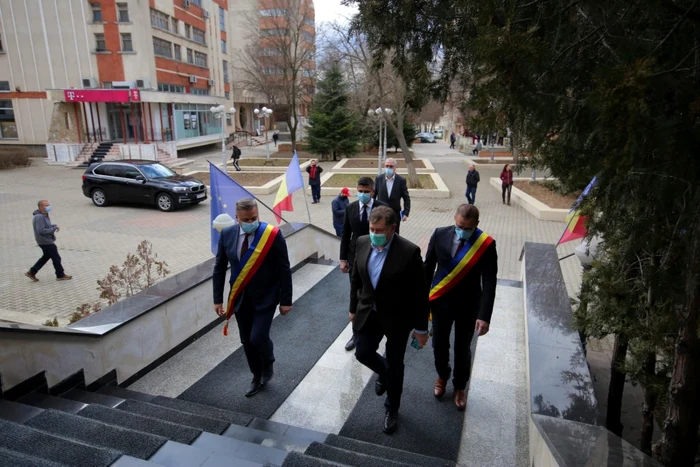 Alexandru Rafila, în vizită la Călăraşi FOTO Facebook/CJC
