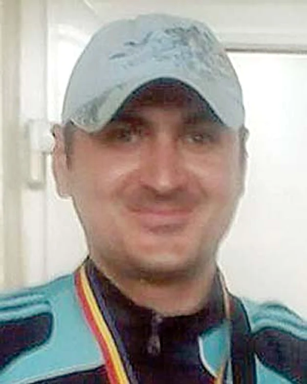Florin Ghiţulescu ameninţa trecătorii cu cuţitul