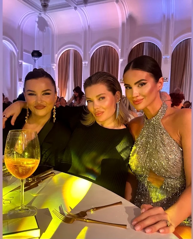 Gina Pistol a venit fără Smiley la nuntă foto: Instagram