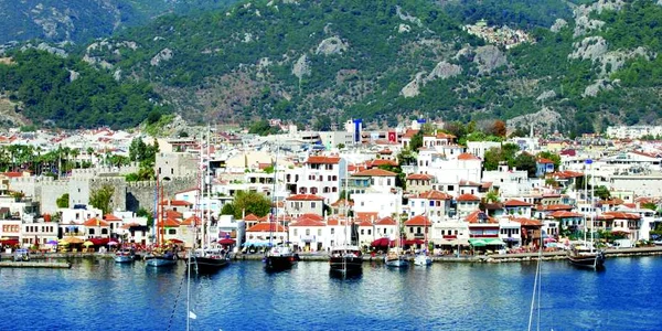 În afara castelului construit de Suleyman Magnificul